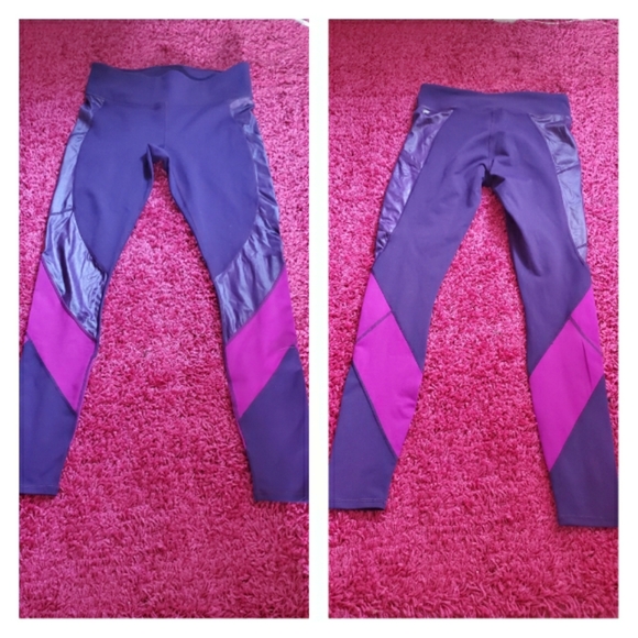 5/$16 Fabletics Salar Statement PowerHold Leggings - Picture 1 of 3